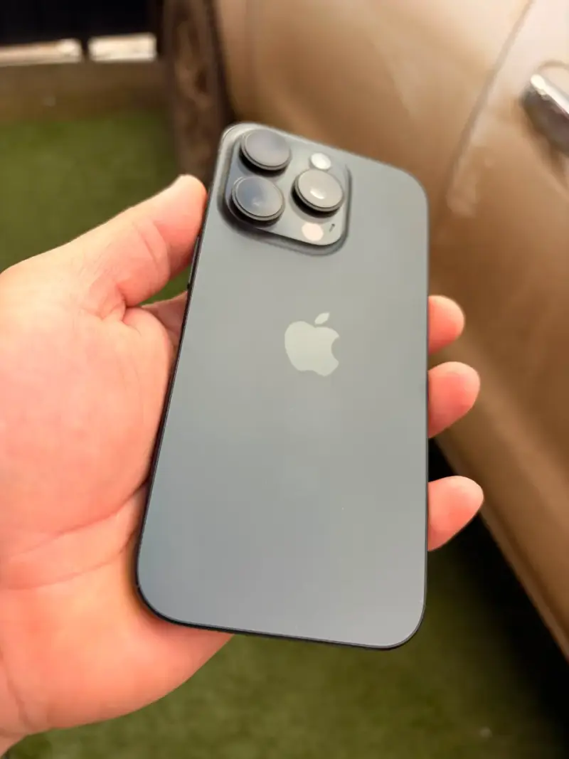 iPhone 16 Pro  128GB en buen estado - 5