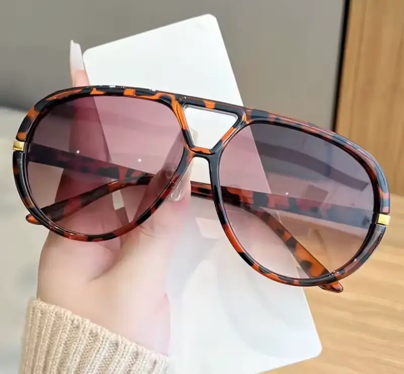 Gafas de sol estilo aviador con lentes amarillas - 3