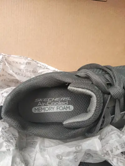 Zapatillas Skechers Relaxed Fit Memory Foam Gris - miniatura 4