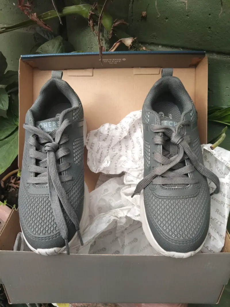 Zapatillas Skechers Relaxed Fit Memory Foam Gris - 6