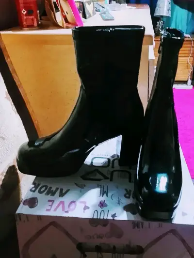 Botines de charol negro con tacón grueso - miniatura 2
