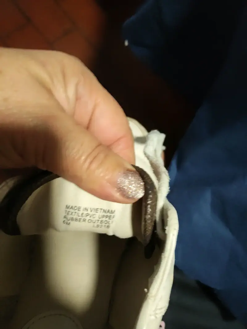Zapatillas deportivas blancas con detalles beige - 4