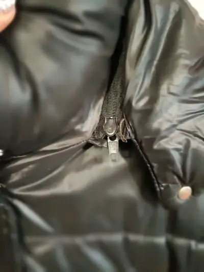 Chaqueta acolchada negra con capucha Sybilla - miniatura 5