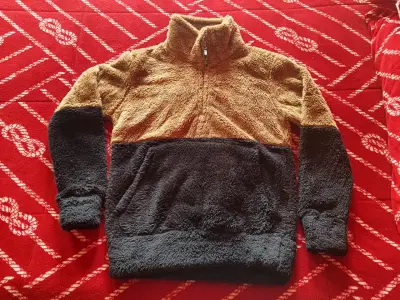 Polerones con cierre y diseño colorido - miniatura 2