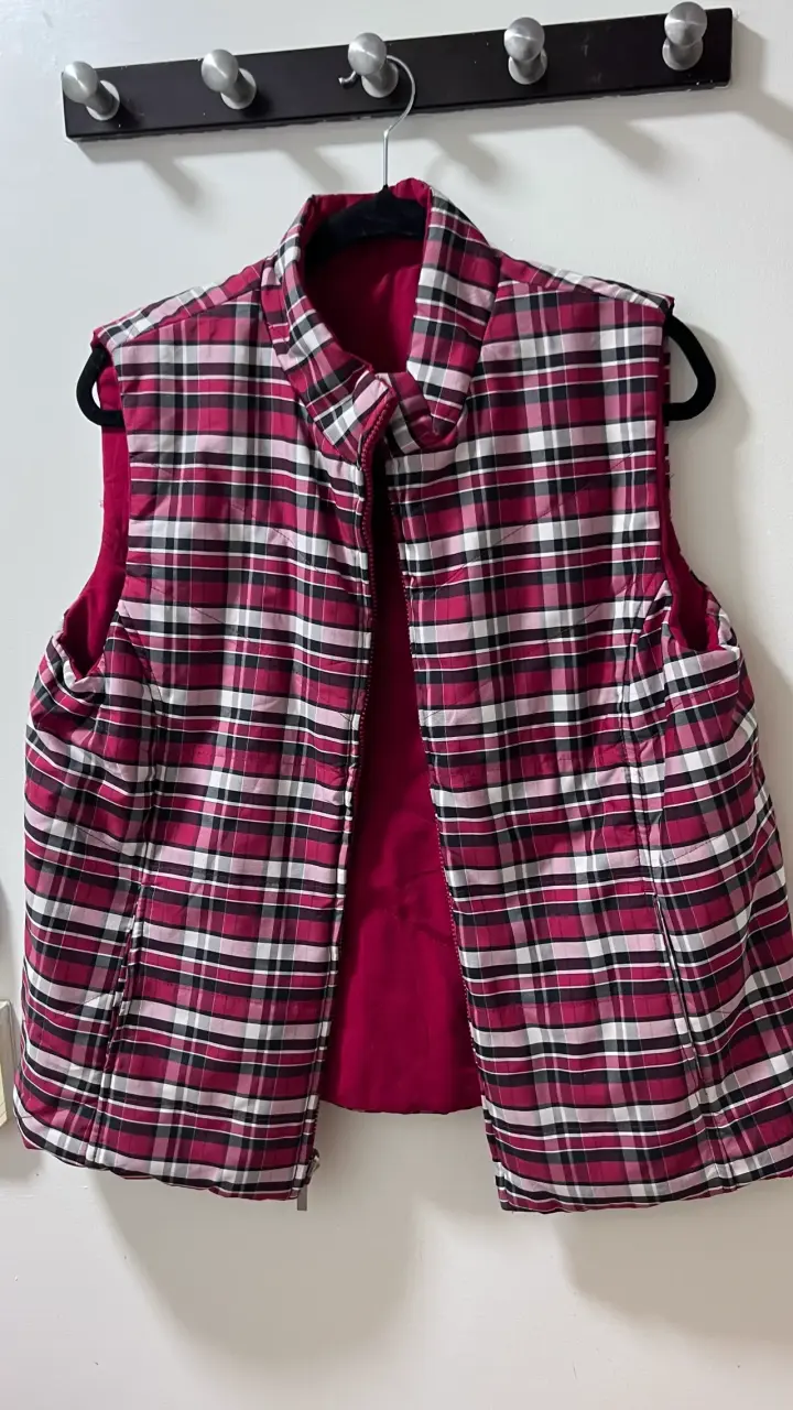 Chaleco reversible rojo y a cuadros Karen Scott - 3