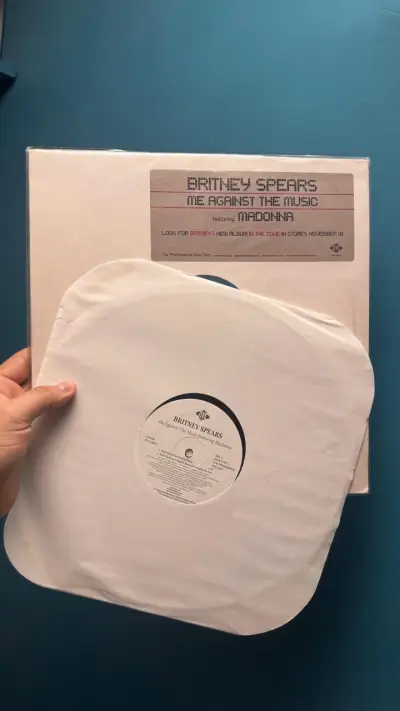 Colección de CDs y vinilos de Britney Spears - miniatura 4