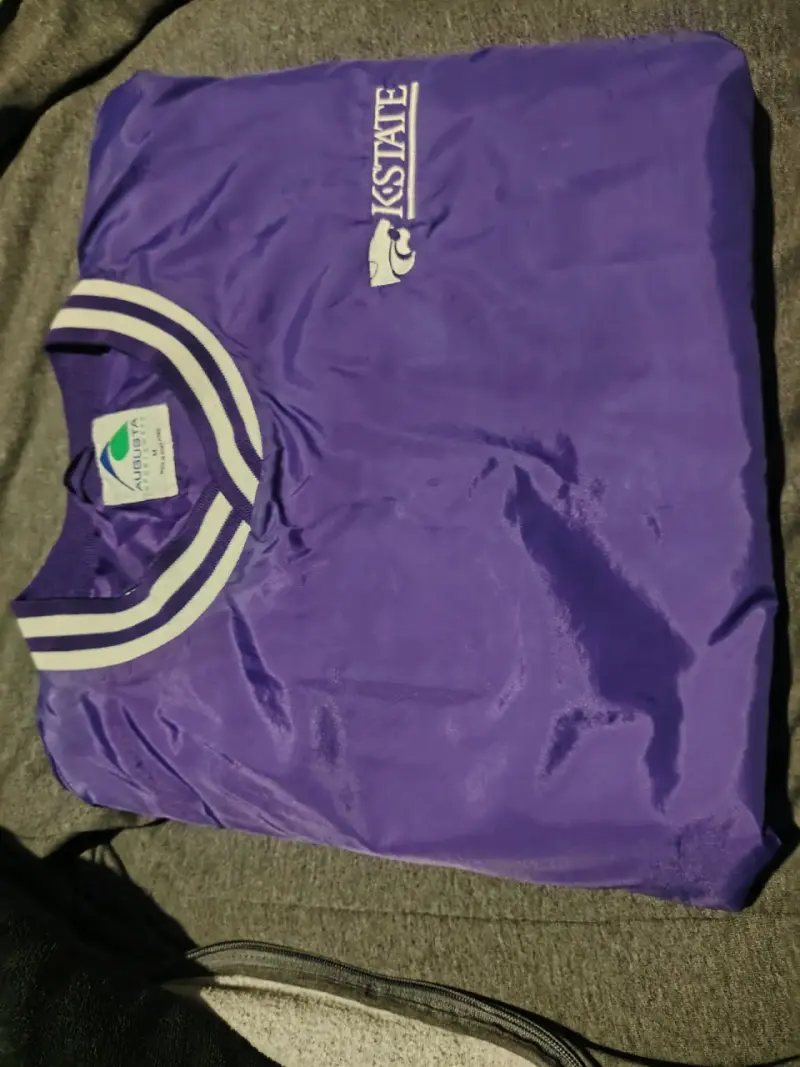 Poleron deportivo morada K-State Augusta