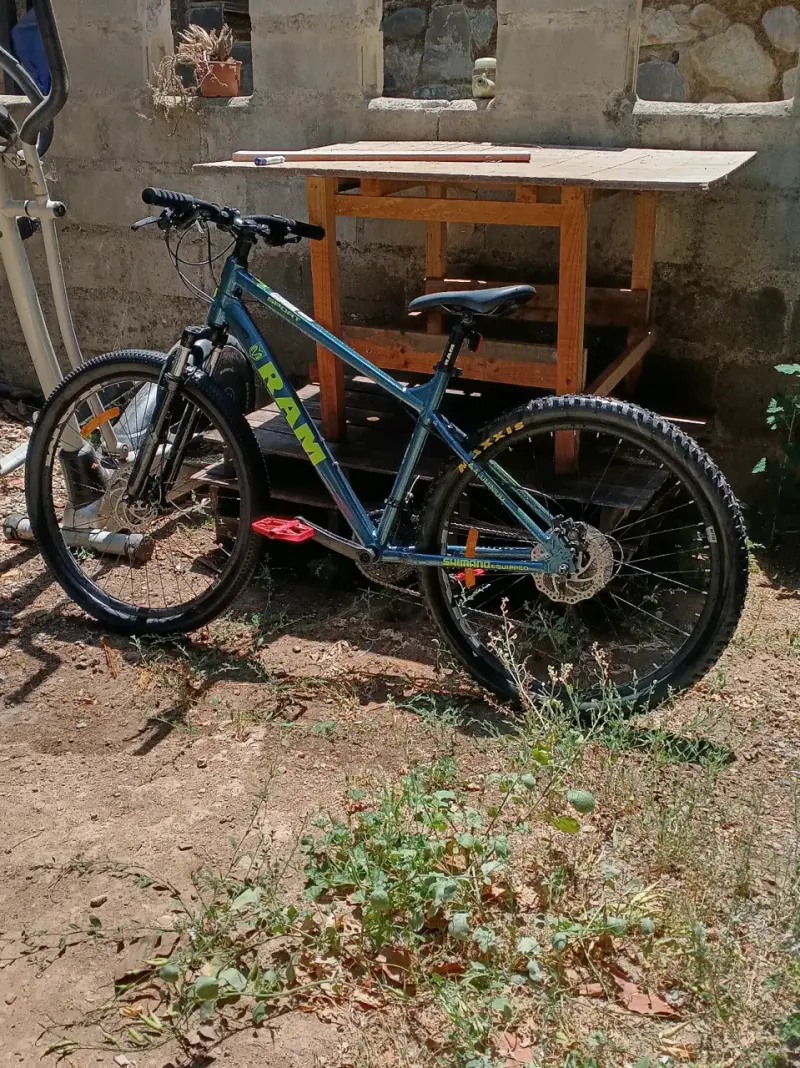 Bicicleta de montaña RAM con suspensión delantera - 1