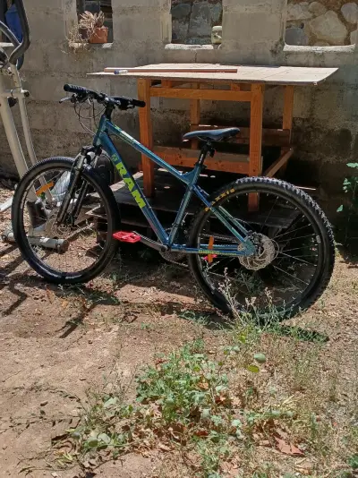 Bicicleta de montaña RAM con suspensión delantera - miniatura 1
