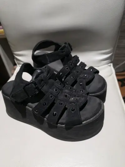 Sandalias negras de plataforma con hebillas - miniatura 1