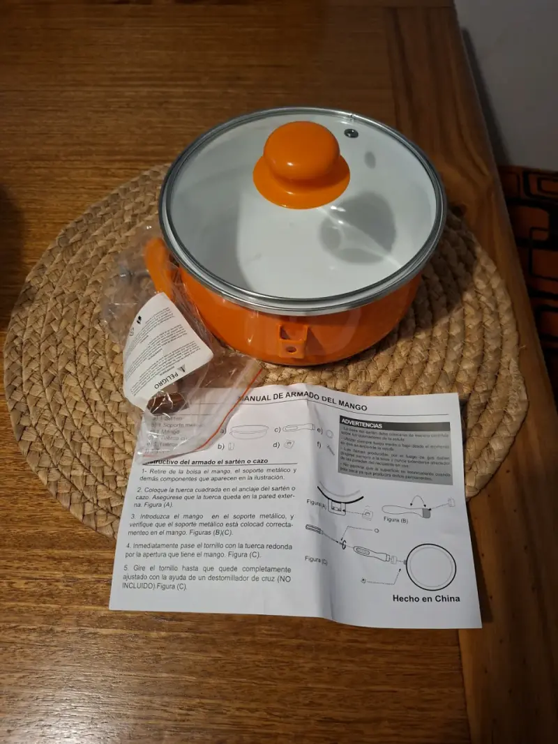 Olla de cocina naranja con tapa de vidrio - 1