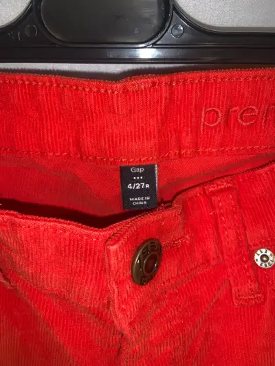 Pantalon rojo cotelé  Gap talla 40 - miniatura 3
