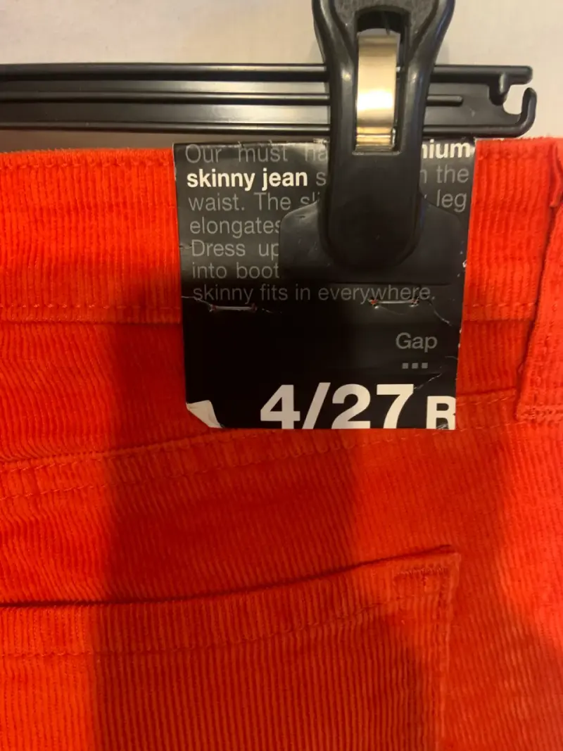 Pantalon rojo cotelé Gap talla 40 - 4