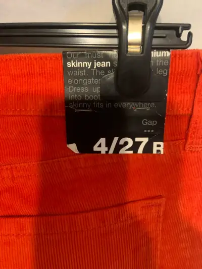 Pantalon rojo cotelé  Gap talla 40 - miniatura 4
