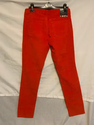 Pantalon rojo cotelé  Gap talla 40 - miniatura 5
