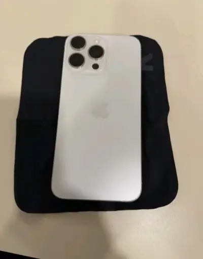 iPhone 15 Pro Max 256GB  en buen estado - miniatura 1