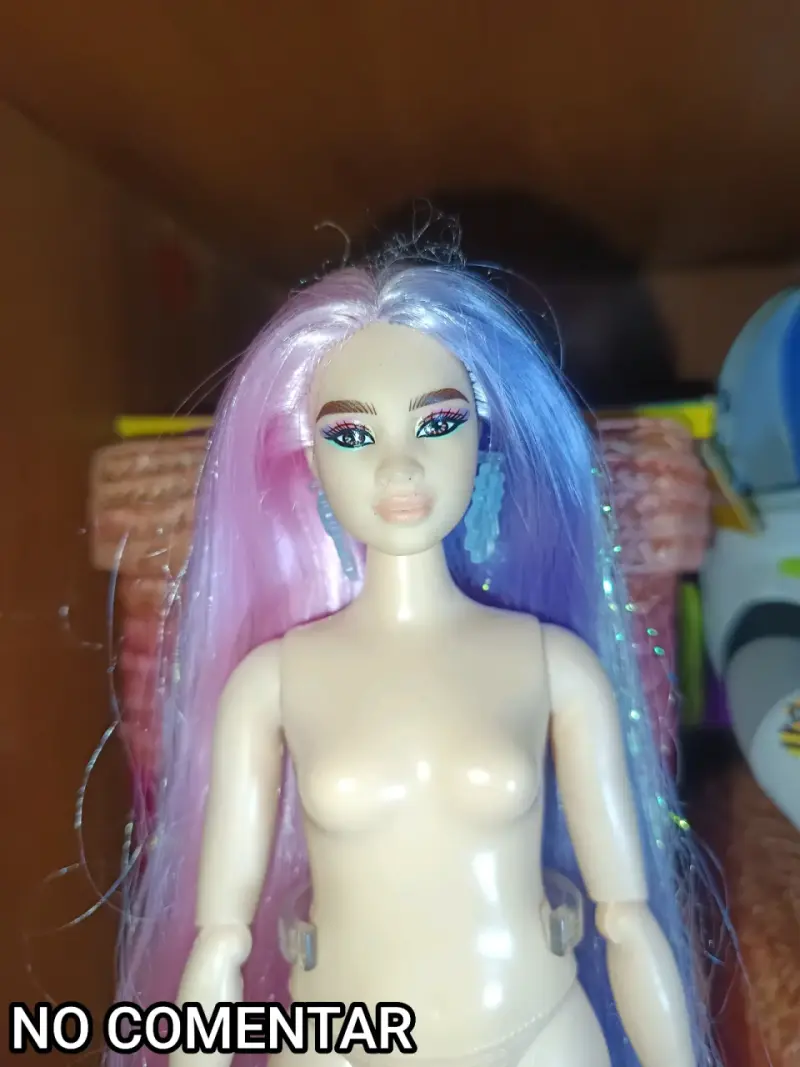 Muñeca Barbie Extra con cabello multicolor - 2