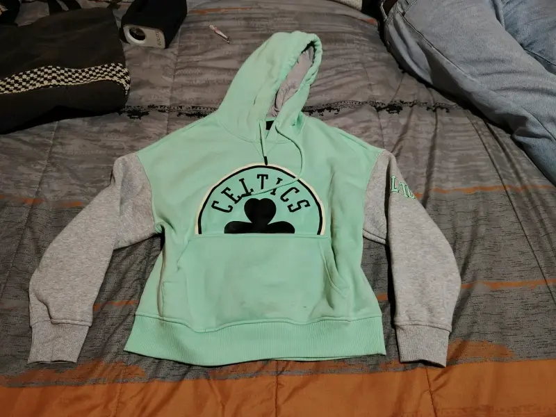 Polerón Celtics verde y gris para mujer - 3