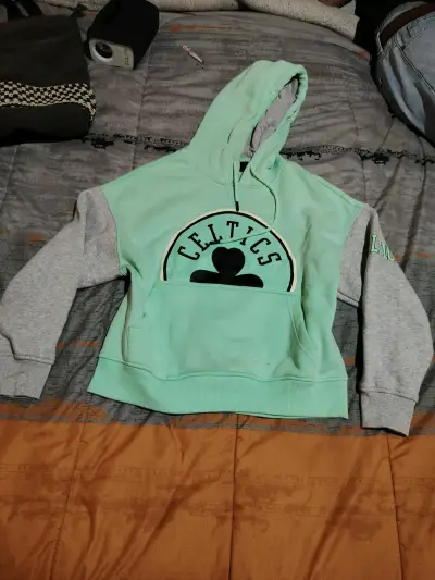 Polerón Celtics verde y gris para mujer - miniatura 4