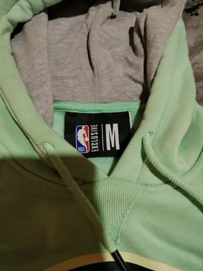 Polerón Celtics verde y gris para mujer - miniatura 5