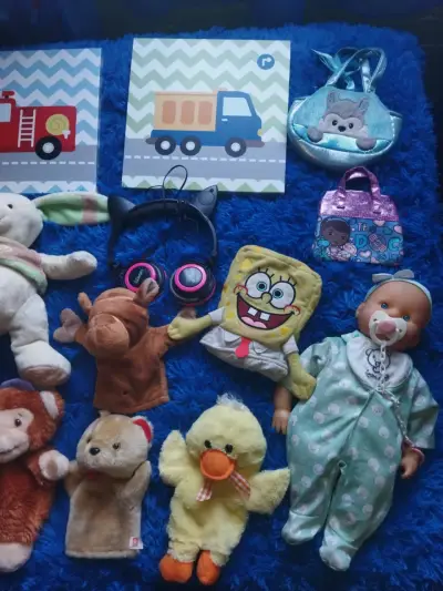 Lote de juguetes de peluche y accesorios para niños - miniatura 3