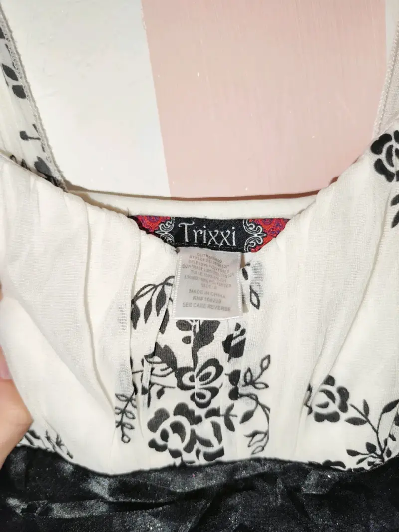 Vestido de fiesta blanco y negro con lazo - 5