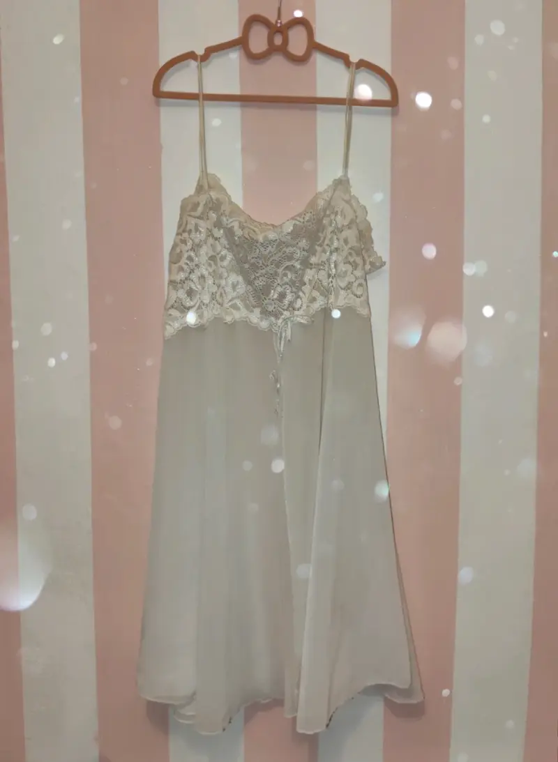 Vestido de encaje blanco para mujer