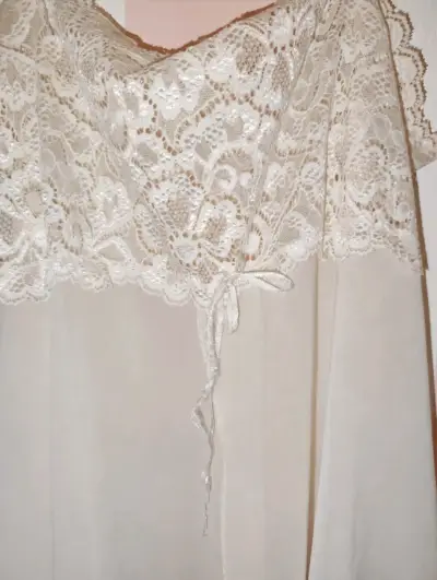 Vestido de encaje blanco para mujer - miniatura 3