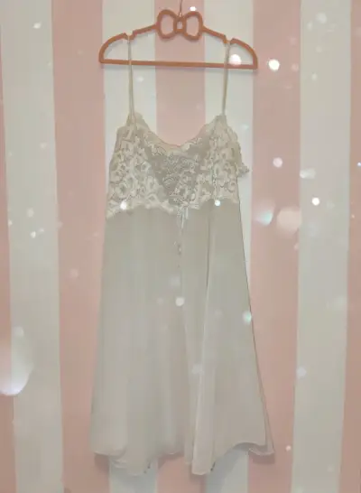 Vestido de encaje blanco para mujer - miniatura 4