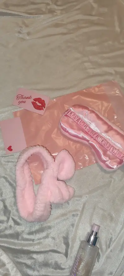 Set de antifaz y cintillo de felpa rosa - miniatura 2