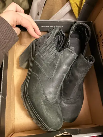 Botines de cuero negro con tacón grueso - miniatura 1