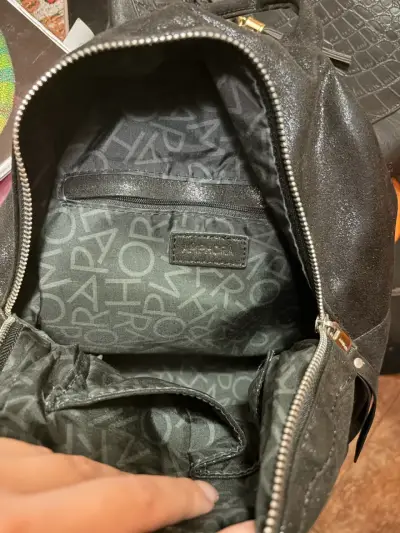 Mochila negra Amphora con diseño elegante - miniatura 4