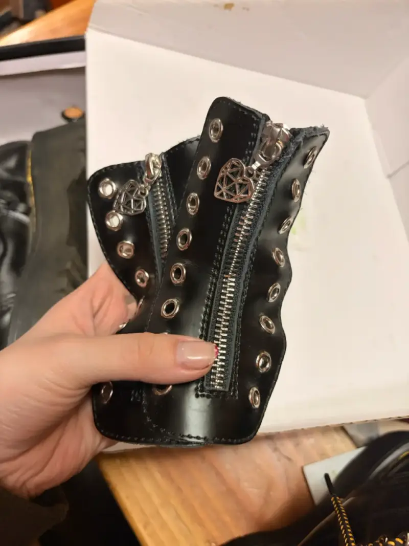 Botas negras de cuero con plataforma - 4