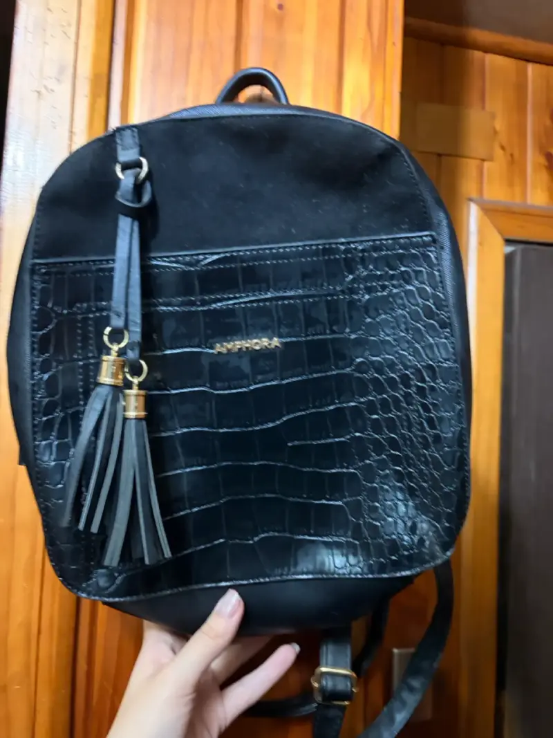 Mochila negra de cuero sintético Amphora con diseño de cocodrilo