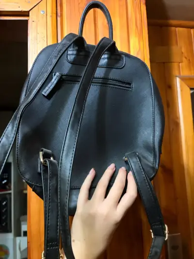 Mochila negra de cuero sintético Amphora con diseño de cocodrilo - miniatura 3