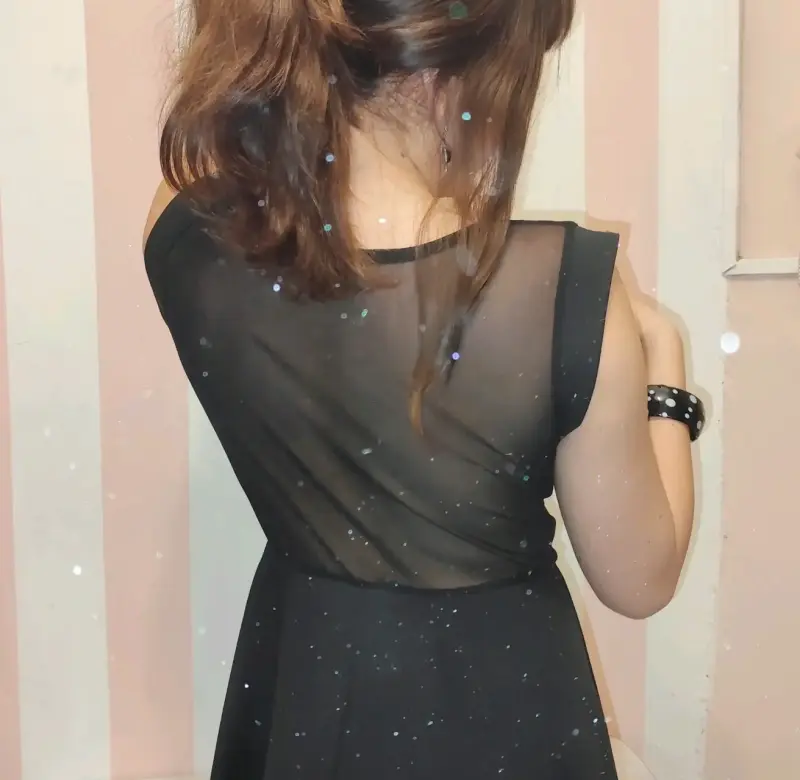Vestido negro con malla y tachas - 5