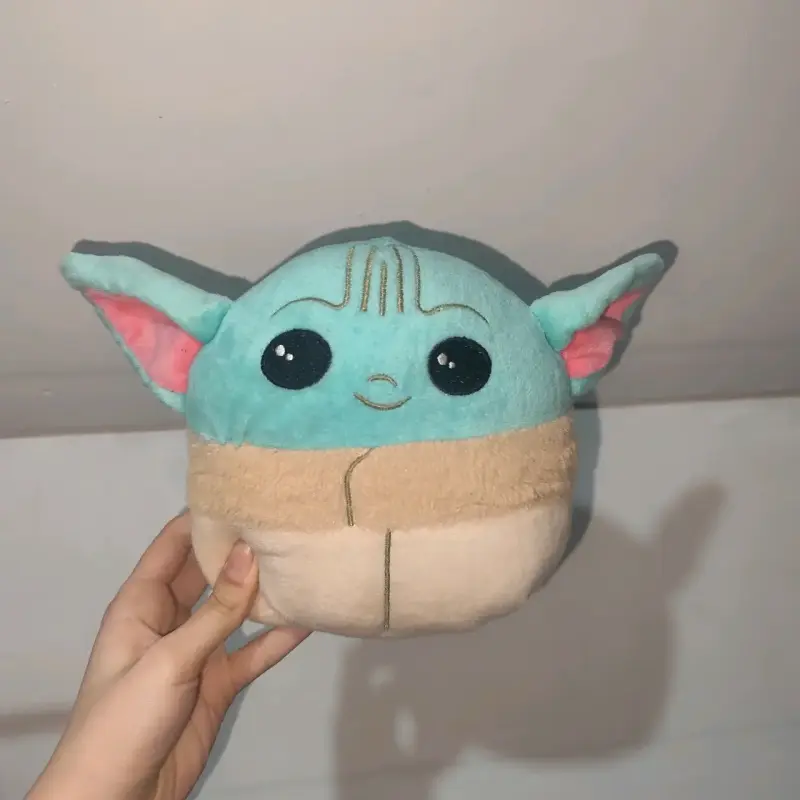 Peluche Baby Yoda suave y adorable