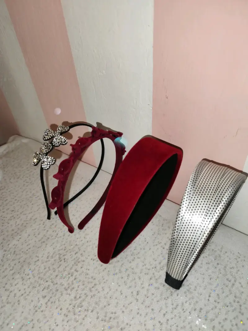Diadema de Tela con Diseño de Lunares