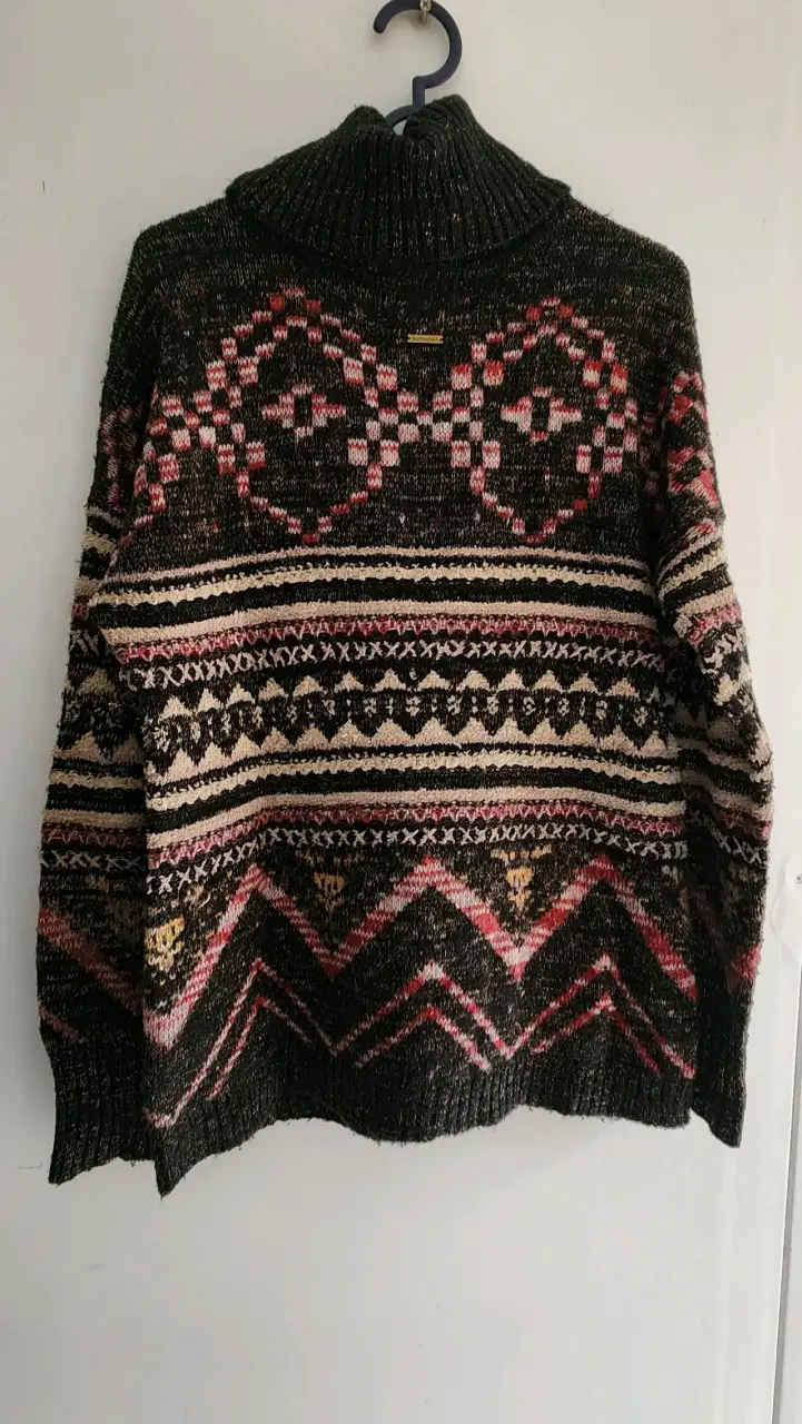 Suéter de lana con cuello alto y diseño geométrico - 2