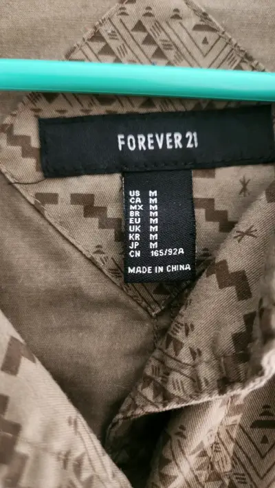 Chaqueta casual estampada Forever 21 talla M - miniatura 5