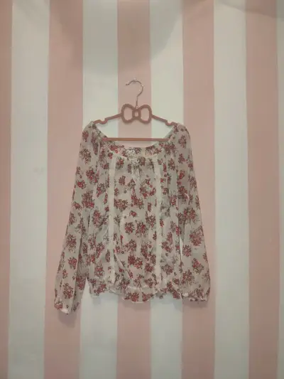 Blusa floral de gasa con encaje - miniatura 1