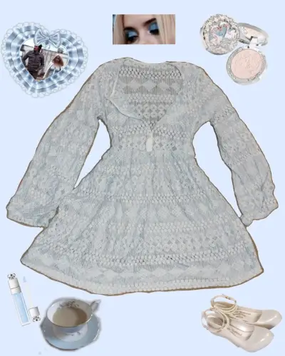 Vestido de encaje blanco con mangas largas - miniatura 1