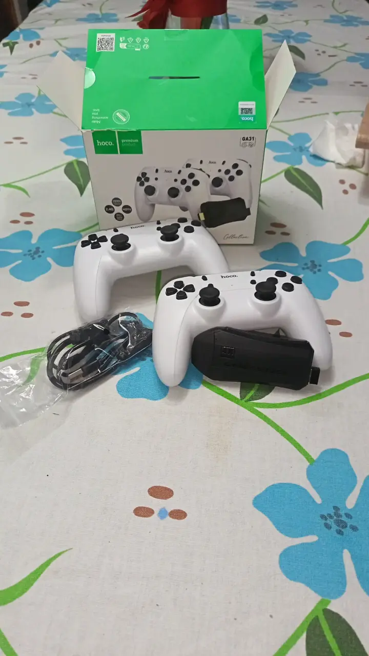 Set de Game Stick y 2 Gamepads Inalámbricos Hoco - 2