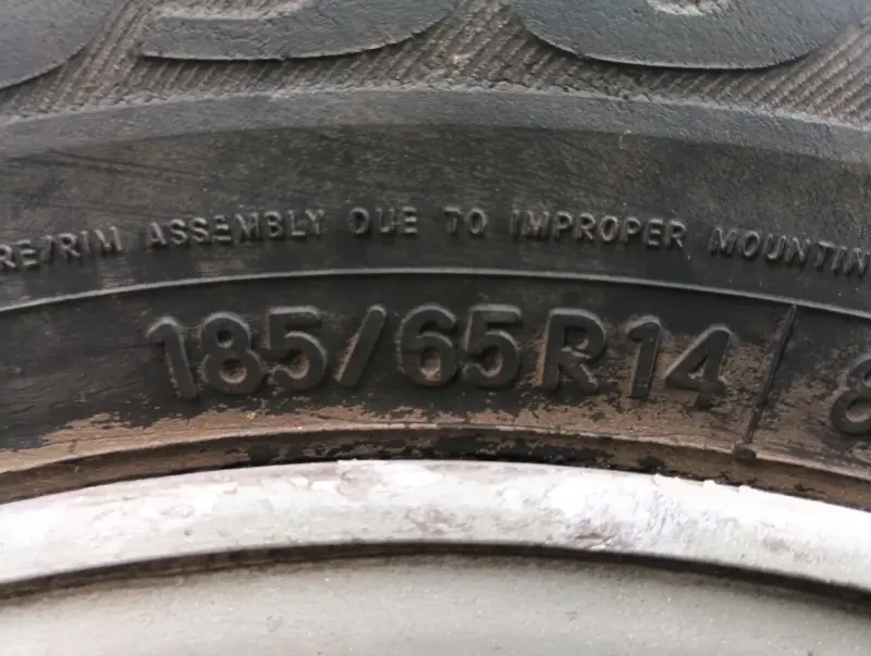 Juego de 4 llantas con neumáticos 185/65R14 - 2
