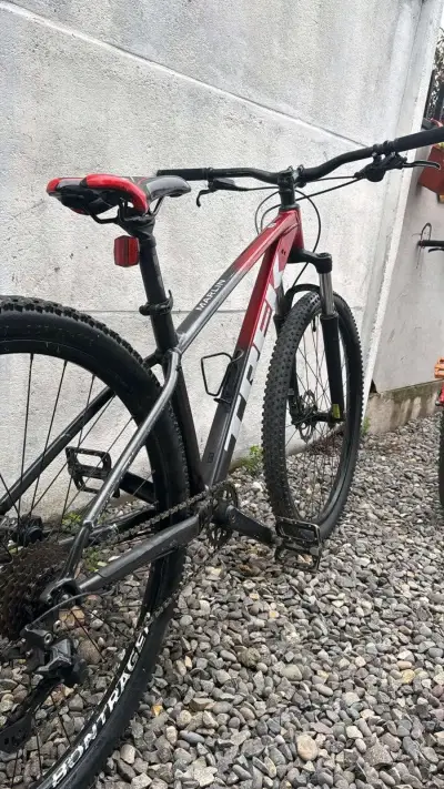 Bicicleta de montaña Trek Marlin 6 - miniatura 1