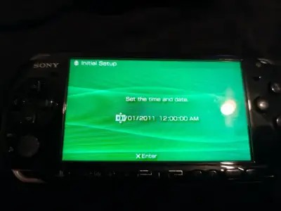 Sony PSP 1001 desbloqueada con batería nueva - miniatura 2