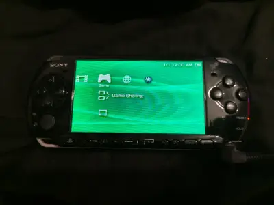 Sony PSP 1001 desbloqueada con batería nueva - miniatura 4