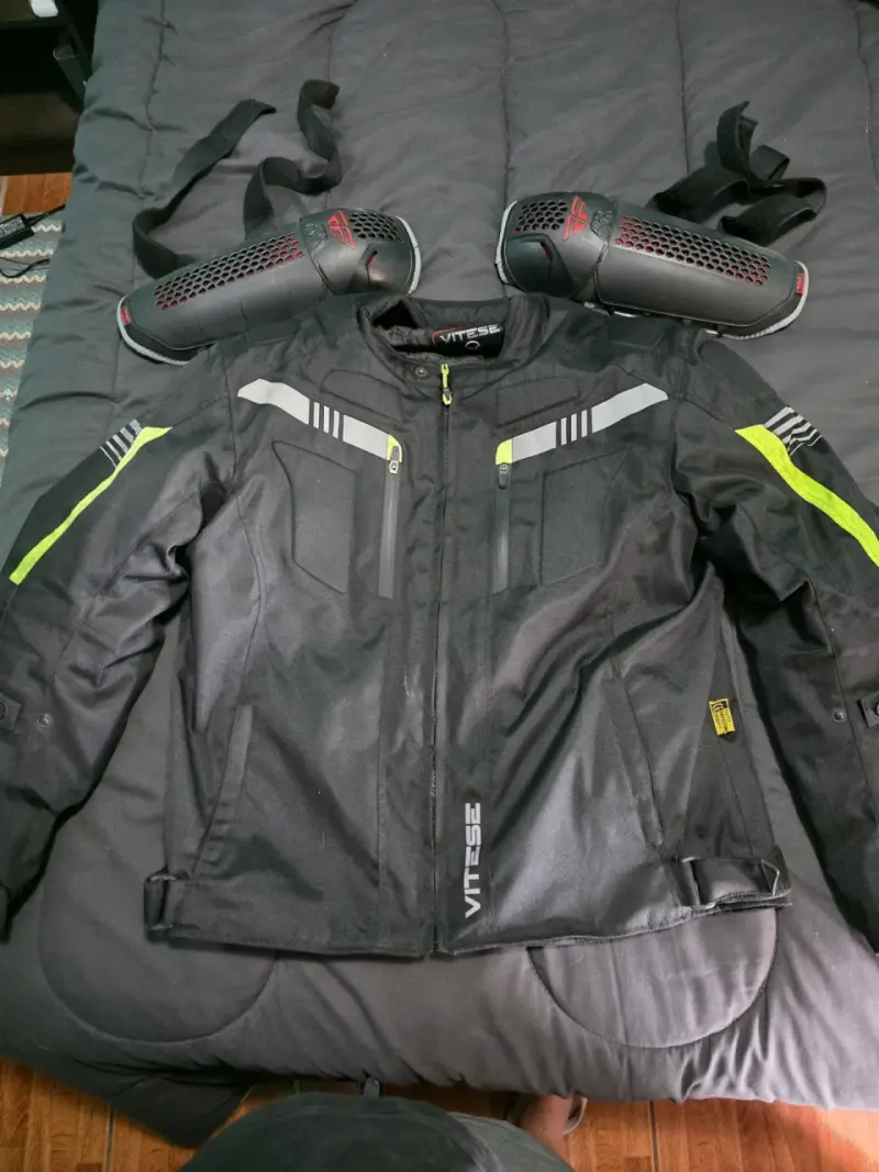 Moto Honda CB190 2023 con accesorios - 5