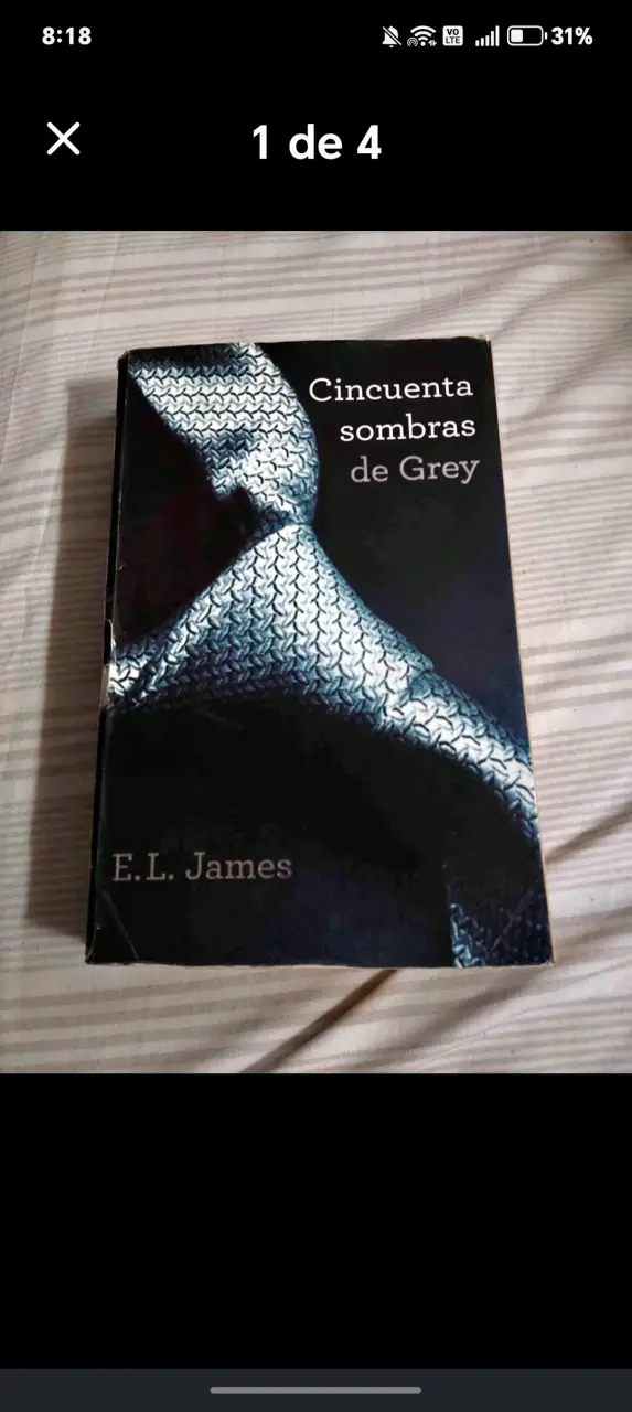 Libro 'Cincuenta Sombras de Grey' de E.L. James - 1