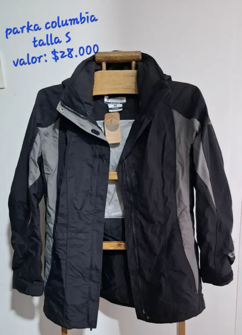 Parka Columbia negra talla S impermeable